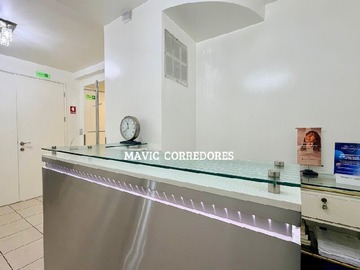 Oficina en arriendo mensual en Avenida Apoquindo, Las Condes - 2 baños