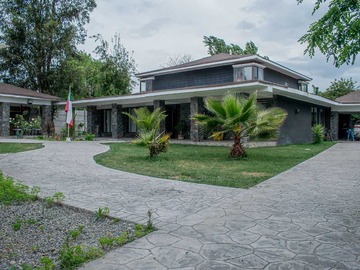 Terreno en venta en Amplia Parcela con Oportunidad de Precio (166383), Pirque - 4 dormitorios, 3 baños