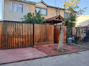 Casa en venta en Eyzaguirre, Puente Alto - 4 dormitorios
