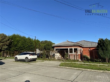 Terreno en venta en Terreno de 1.574 m2 con casa y bodega - Sector Alerce Histórico, Puerto Montt - 3 dormitorios, 1 baño