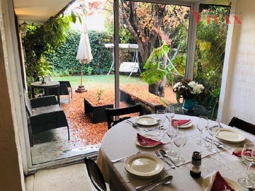 Casa en venta en Colegio Manquehue, Vitacura - 7 dormitorios, 5 baños