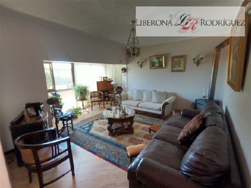 Casa en venta en Casa en Viña del Mar Alto, Viña del Mar - 5 dormitorios, 5 baños