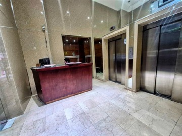 Oficina en arriendo mensual en Huérfanos con Paseo Ahumada, Santiago - 2 dormitorios, 1 baño