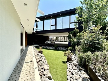 Casa en venta en Valle Escondido, Lo Barnechea - 5 dormitorios, 4 baños