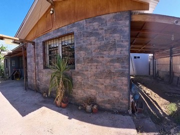 Casa en venta en Casa Amplia con Excelente Conectividad (167691), Peñalolén - 3 dormitorios, 3 baños