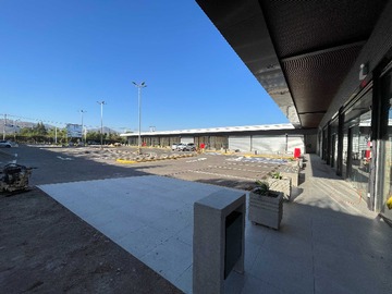 Local Comercial en arriendo mensual en Oportunidad // Minimarket / Farmacias / Etc. (163501), Colina