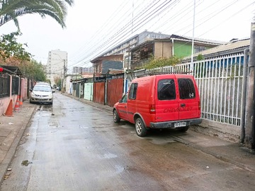 Casa en venta en A pasos del Estadio Municipal de La Cisterna (173378), La Cisterna - 3 dormitorios, 1 baño