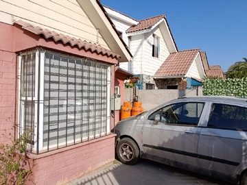Casa en venta en Propiedad Ubicada en Hibiscos Oriente, Larapinta - 4 dormitorios, 2 baños