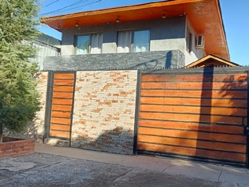 Casa en venta en Costanera norte/ la capilla, Cerro Navia - 4 dormitorios, 2 baños