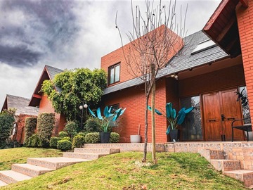 Casa en venta en Camino el Paso 4190, Peñalolén - 6 dormitorios, 4 baños