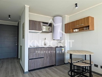 Departamento en arriendo mensual en Martínez de Rozas 2938, Santiago - 11 baños