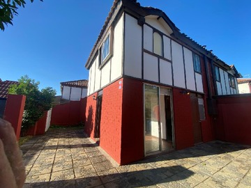 Casa en venta en La Herradura 0192, 8150215 La Florida, Puente Alto, Región Metropolitana, Chile, La Florida - 4 dormitorios, 2 baños