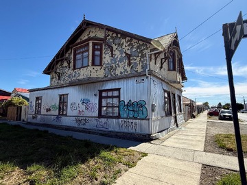 Casa en venta en Orella 98, Punta Arenas - 4 dormitorios, 3 baños