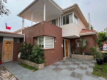 Casa en venta en Quebrada las quiscas 1700, Puente Alto - 5 dormitorios, 3 baños