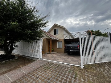 Casa en venta en Propiedad a la Venta en el Clavel Poniente Larapinta 1ra Etapa - 4 dormitorios, 2 baños