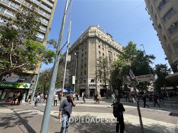 Oficina en arriendo mensual en Ahumada / Huérfanos, Santiago - 6 dormitorios, 2 baños
