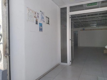 Local Comercial en arriendo mensual en Padre Diego de Rosales - San Ignacio de Loyola, Santiago - 4 dormitorios, 1 baño