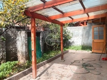 Casa en venta en Exequiel Fernández/ Padre Luis Querbes, Macul - 3 dormitorios, 2 baños
