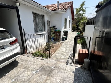 Casa en venta en Romeo salinas, Ñuñoa - 4 dormitorios, 2 baños
