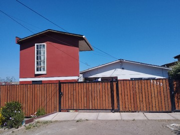 Casa en venta en J.S.Propiedades.Spa. Ofrece Venta de Hermosa Propiedad. - 3 dormitorios, 2 baños