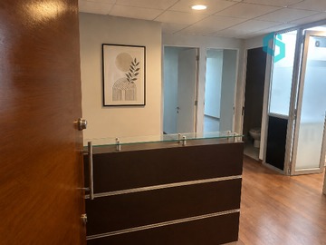 Oficina en arriendo mensual en Lo Fontecilla 201, Las Condes, Las Condes - 2 dormitorios, 2 baños
