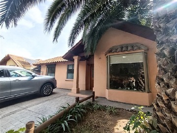 Casa en venta en Condominio Los Alerces, Colina - 3 dormitorios, 2 baños