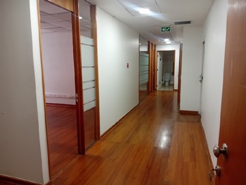 Oficina en arriendo mensual en Miraflores, Santiago - 12 dormitorios, 4 baños
