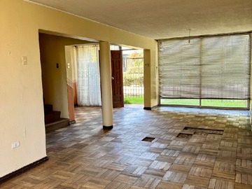 Casa en venta en americo vespucio norte 156, Las Condes - 4 dormitorios, 3 baños