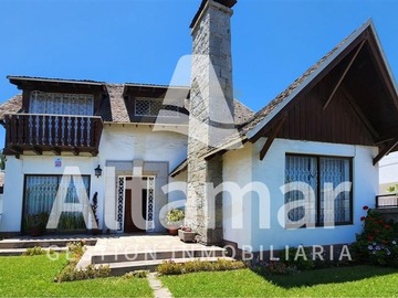 Casa en venta en A una cuadra de plaza Domeyco, y 350 metros de la Universidad del Norte, sede Coquimbo, Coquimbo - 4 dormitorios, 4 baños