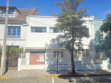 Casa en venta en Barrio república, Santiago - 5 dormitorios, 3 baños