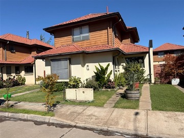 Casa en venta en Condominio los sarmientos, Talca - 3 dormitorios, 2 baños