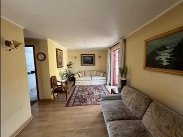 Casa en venta en Vende casa dos pisos. 3d 3b. Piscina y jardín. Vitacura, Vitacura - 3 dormitorios, 3 baños