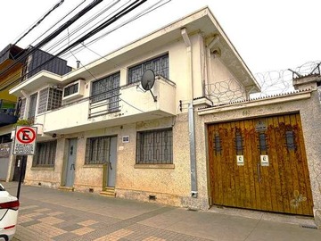 Oficina en arriendo mensual en A Solo Pasos Plaza de Armas: Multiples Usos. (174709), Chillán - 5 dormitorios, 2 baños