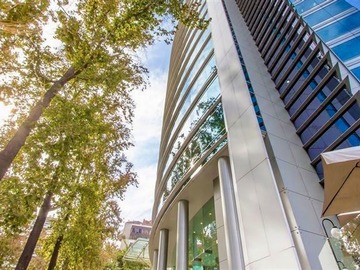 Local Comercial en arriendo mensual en Torre Paris/ Metro Los Leones, Providencia - 1 baño