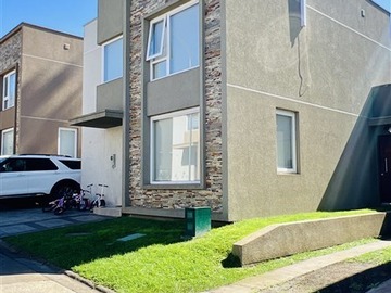 Casa en venta en Sector poniente, Temuco - 3 dormitorios, 4 baños