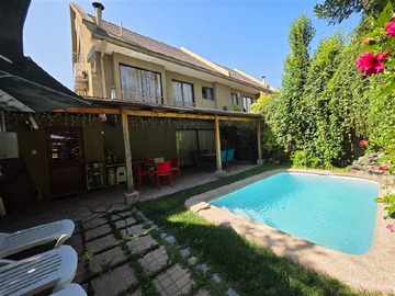 Casa en venta en Caciques Chilenos, Huechuraba - 4 dormitorios, 3 baños