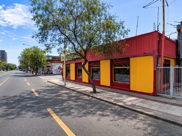 Local Comercial en arriendo mensual en Local Comercial en Matta Esquina Madrid con Estacionamientos