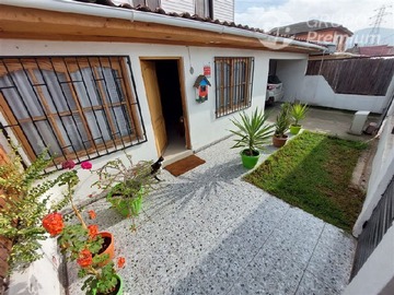 Casa en venta en Entre Alcalde Zumaeta y las Olimpiadas, La Calera - 4 dormitorios, 2 baños