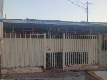 Casa en arriendo mensual en Gran casa esquina a pasos Santa Rosa, La Pintan (173544), La Pintana - 3 dormitorios, 1 baño