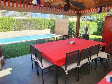 Casa en venta en Avda Padre Hurtado Sur/ Monroe, Las Condes - 4 dormitorios, 2 baños