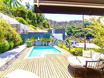 Casa en venta en Casa el arrayán lo barnechea 5d 4b, piscina y vista al cerro, Lo Barnechea - 5 dormitorios, 4 baños