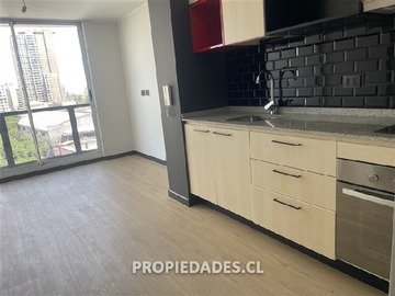 Departamento en venta en Roberto Espinoza / Metro Parque Almagro, Santiago - 1 dormitorio, 1 baño