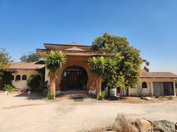 Casa en venta en Lo canas, La Florida - 5 dormitorios, 5 baños