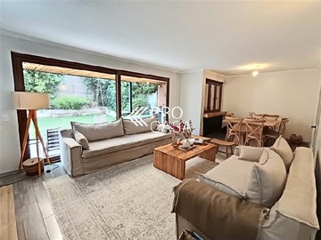 Casa en venta en Mall Paseo Pie Andino / Colegio Huinganal, Lo Barnechea - 4 dormitorios, 3 baños