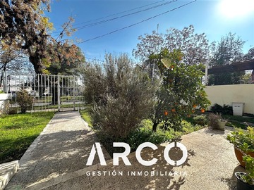Casa en venta en Marathon, Macul - 4 dormitorios, 2 baños