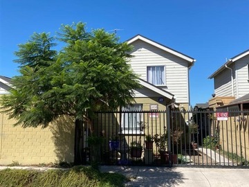 Casa en venta en detective vicente bourgett / Claudio Bravo, Buin - 3 dormitorios, 2 baños
