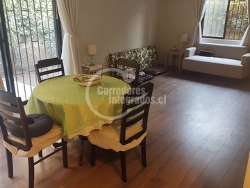 Casa en venta en General Blanche / Metro Los Domínicos, Las Condes - 4 dormitorios, 2 baños