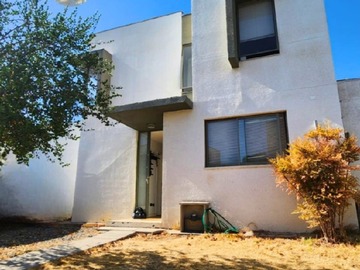 Casa en venta en Los parronales 0141, Til til - 3 dormitorios, 3 baños