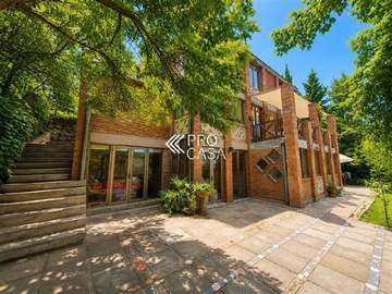 Casa en venta en Condominio / Paul Harris, Las Condes - 5 dormitorios, 4 baños