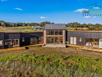 Casa en venta en km 7 camino a Ensenada, Puerto Varas - 3 dormitorios, 3 baños